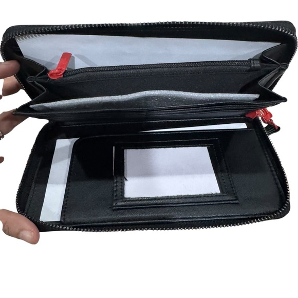 Betsey Johnson Valentine zip around wallet 8.5x5 inches NWOT excellent condition - Picture 8 of 9